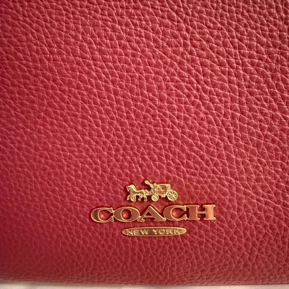 🩷Coach NWT Wine Color Leather Shoulder Bag with crossbody straps & Gold hardware - Picture 6 of 6